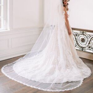 Toni Federici Miranda Chapel Length Lace Veil